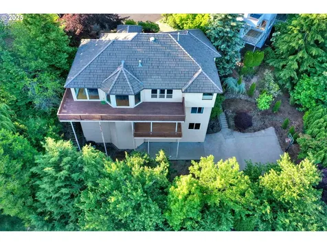 9234 NW Hopedale Court Portland OR 97229