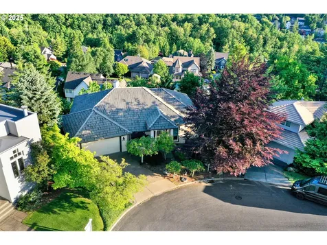 9234 NW Hopedale Court Portland OR 97229