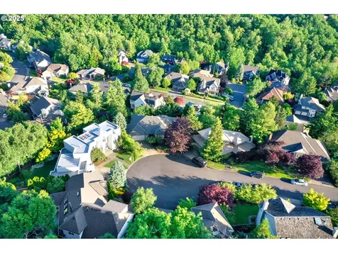 9234 NW Hopedale Court Portland OR 97229