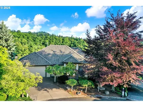 9234 NW Hopedale Court Portland OR 97229