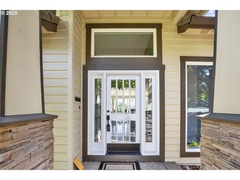 9234 NW Hopedale Court Portland OR 97229