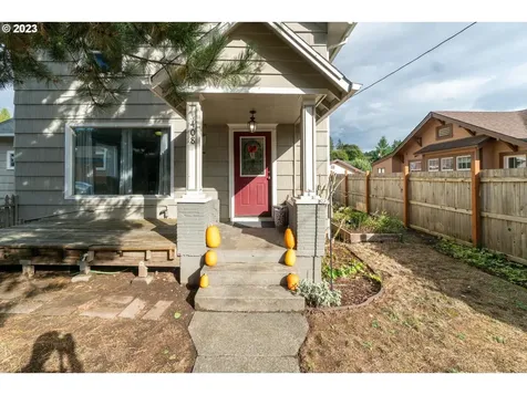 408 Nw Benton Avenue Winlock WA 98596