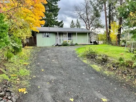 1657 Se Eddy Street Roseburg OR 97470