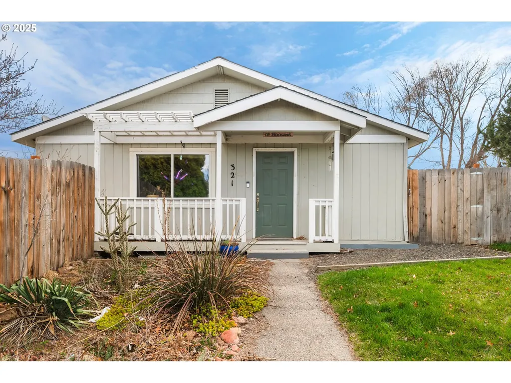 321 NE 8th Street Madras OR 97741
