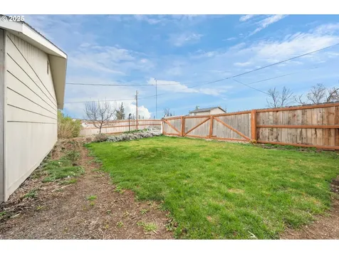 321 NE 8th Street Madras OR 97741