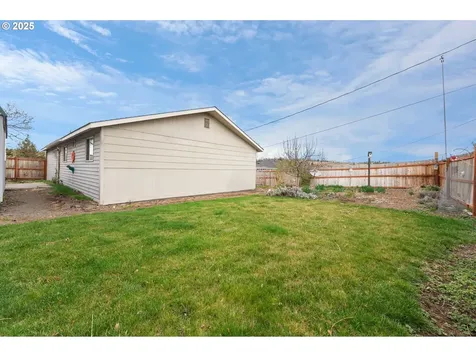 321 NE 8th Street Madras OR 97741