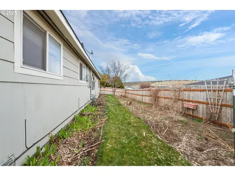 321 NE 8th Street Madras OR 97741