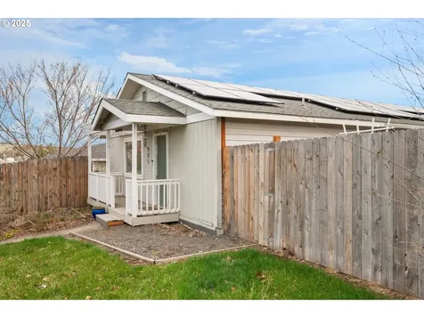 321 NE 8th Street Madras OR 97741