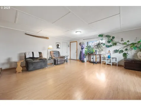 321 NE 8th Street Madras OR 97741