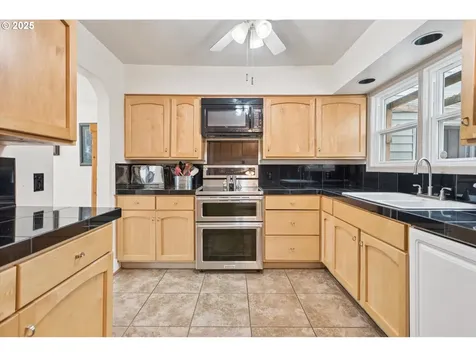 1751 SE 162nd Avenue Portland OR 97233