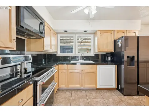 1751 SE 162nd Avenue Portland OR 97233