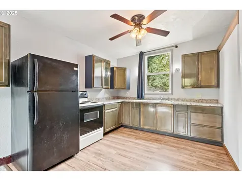 1751 SE 162nd Avenue Portland OR 97233
