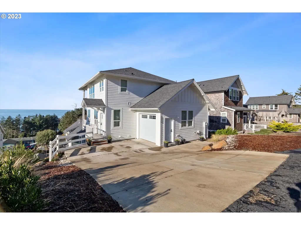2375 Sw Driftwood Lane Lincoln City OR 97367