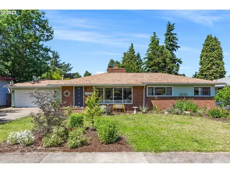 10439 Ne Hoyt Street Portland OR 97220