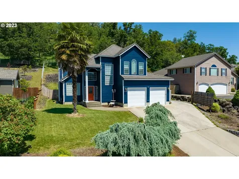 2290 Nw Witherspoon Avenue Roseburg OR 97471