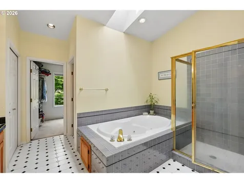 3322 SW Evergreen Terrace Portland OR 97205