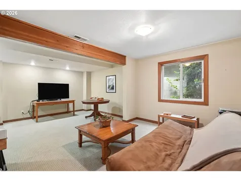3322 SW Evergreen Terrace Portland OR 97205