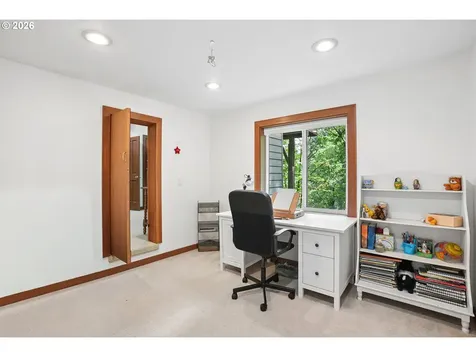 3322 SW Evergreen Terrace Portland OR 97205