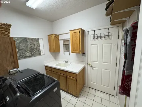 3322 SW Evergreen Terrace Portland OR 97205