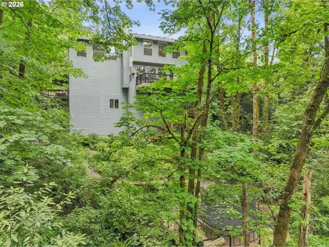 3322 SW Evergreen Terrace Portland OR 97205