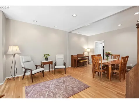 3322 SW Evergreen Terrace Portland OR 97205