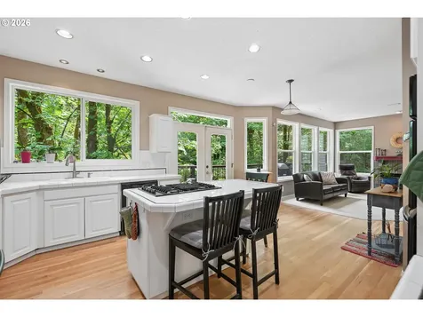 3322 SW Evergreen Terrace Portland OR 97205
