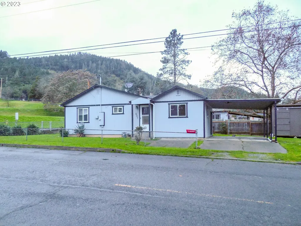607 Ne Craig Street Myrtle Creek OR 97457