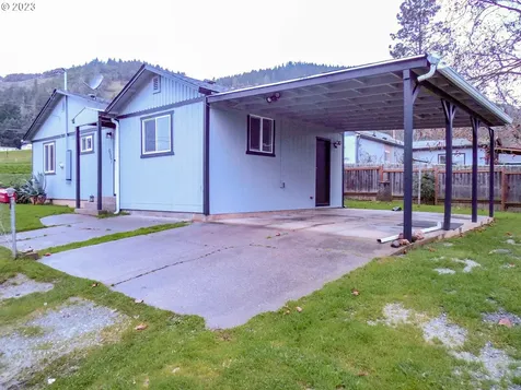 607 Ne Craig Street Myrtle Creek OR 97457