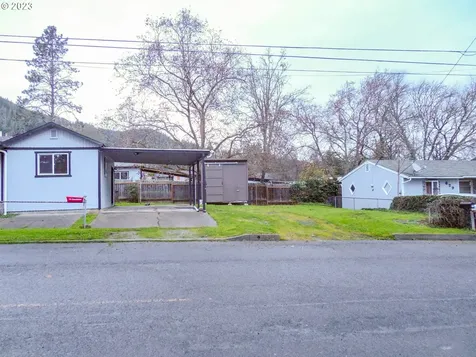 607 Ne Craig Street Myrtle Creek OR 97457