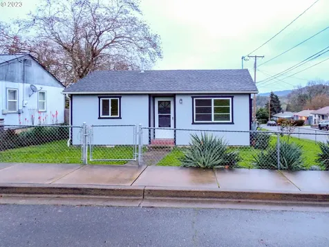 607 Ne Craig Street Myrtle Creek OR 97457
