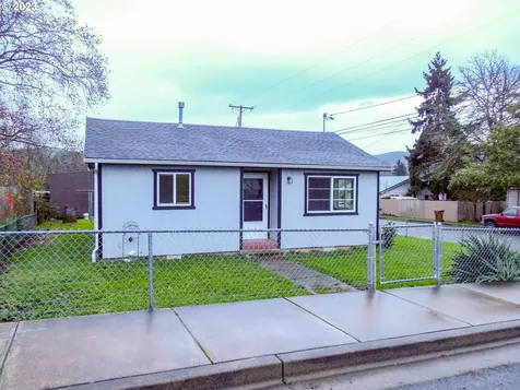 607 Ne Craig Street Myrtle Creek OR 97457