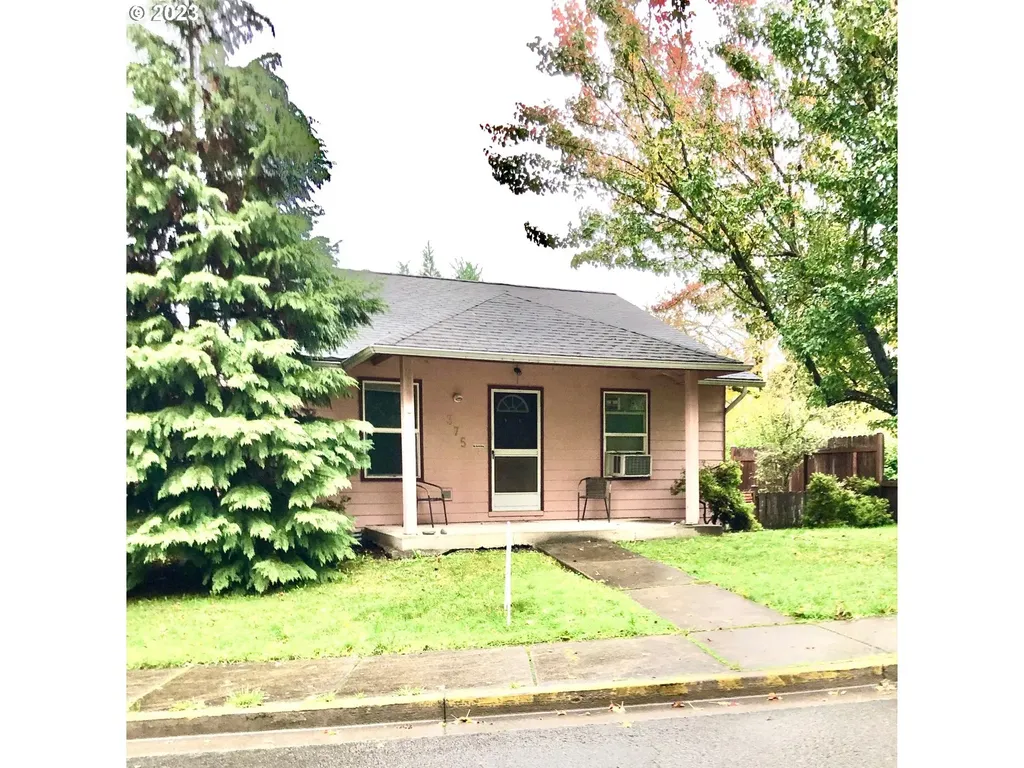 375 Kalapuya Way Cottage Grove OR 97424