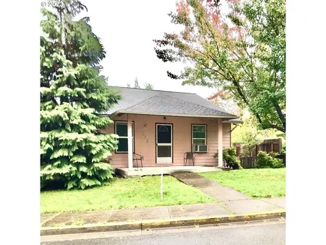 375 Kalapuya Way Cottage Grove OR 97424
