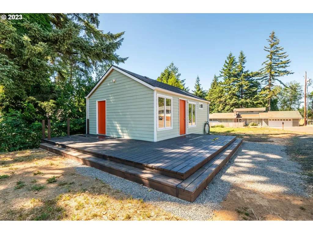915 Tower Street North Bend OR 97459