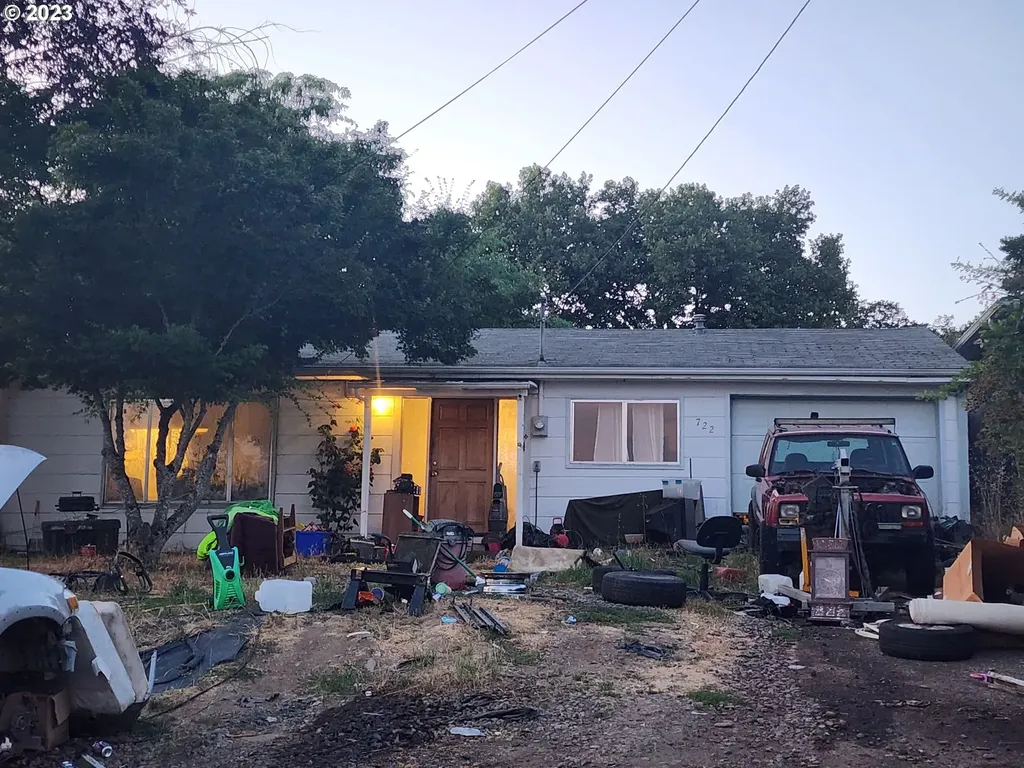 722 Meadow Avenue Roseburg OR 97470