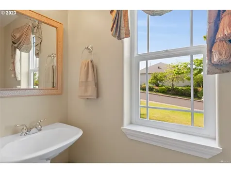 1601 Tara Court Kelso WA 98626