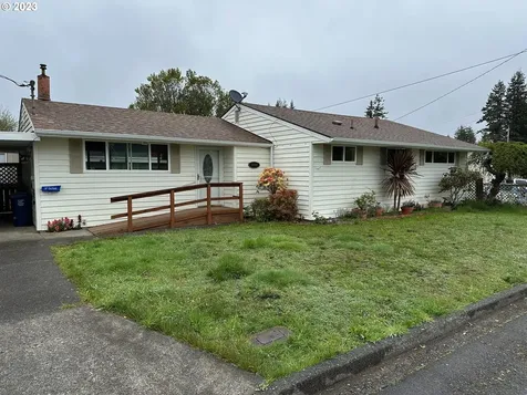 1058 W 10th Street Coquille OR 97423