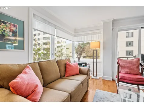 2211 SW Park Place Portland OR 97205