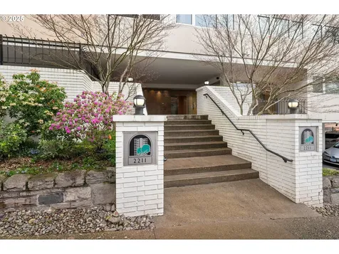 2211 SW Park Place Portland OR 97205