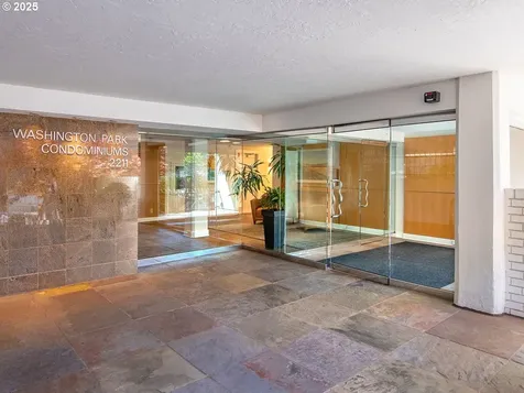 2211 SW Park Place Portland OR 97205