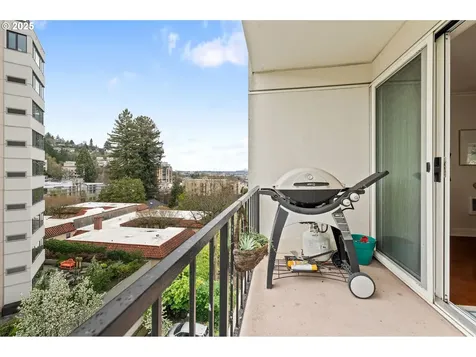 2211 SW Park Place Portland OR 97205