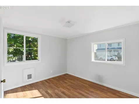 11751 SE Oak Street Portland OR 97216