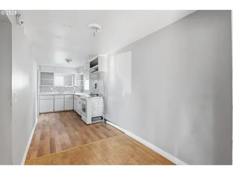 11751 SE Oak Street Portland OR 97216