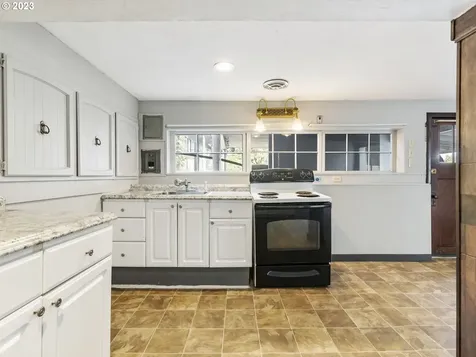 1835 5th Street Columbia City OR 97018