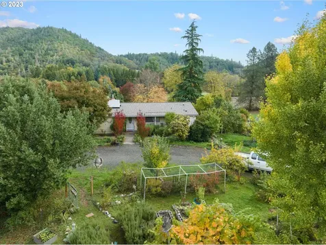 4235 Canyonville Riddle Road Riddle OR 97469