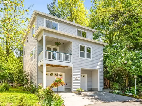 612 Se 59th Court Portland OR 97215