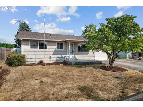324 W Clackamas Circle Woodburn OR 97071