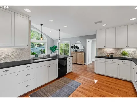 12120 Sw 33rd Avenue Portland OR 97219