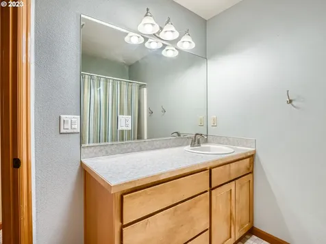 2542 SE 13th Avenue Canby OR 97013