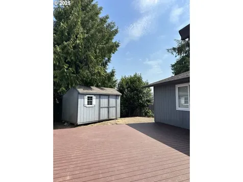 2065 Hayes Street North Bend OR 97459